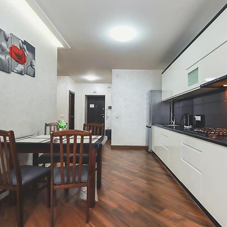 Cozy Apartment On Belvedere イヴァーノ＝フランキーウシク エクステリア 写真