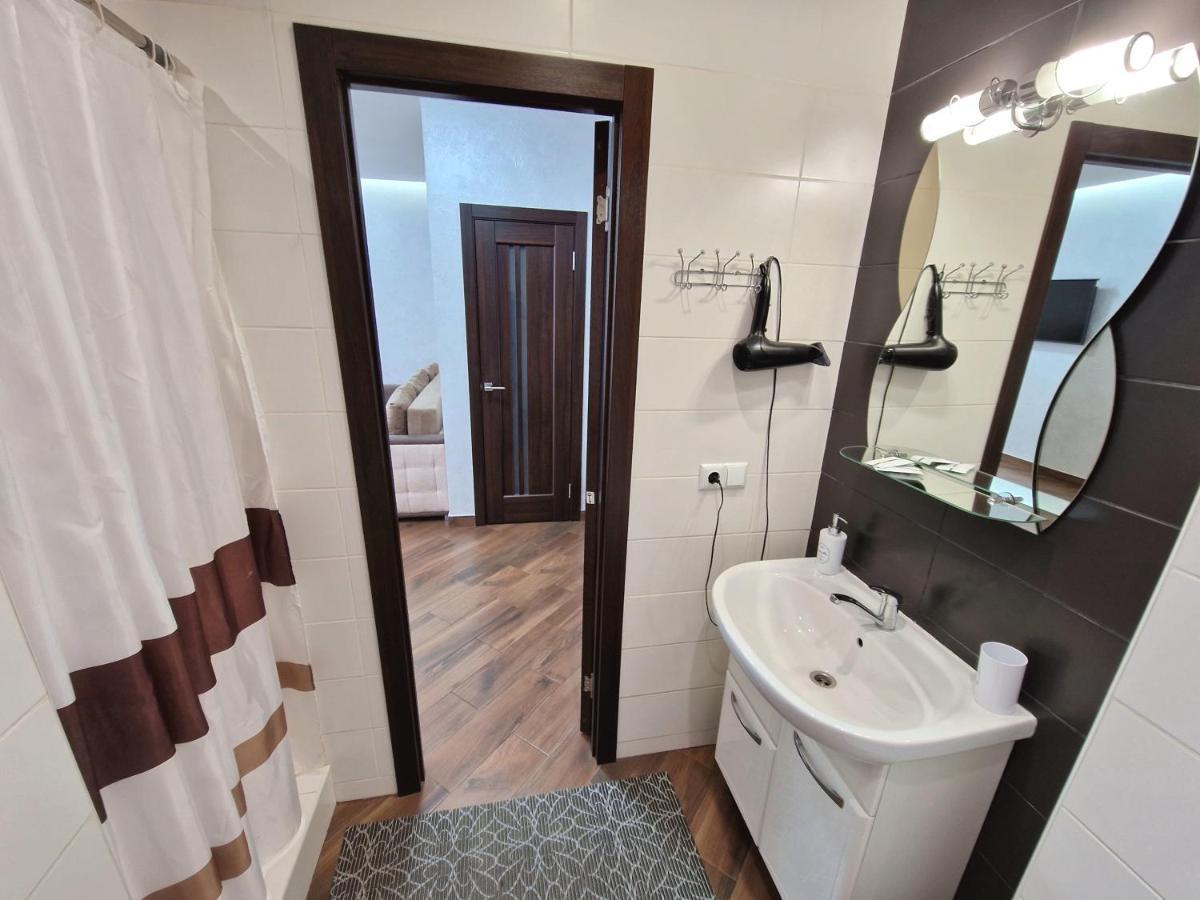 Cozy Apartment On Belvedere イヴァーノ＝フランキーウシク エクステリア 写真